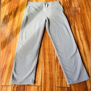 Old Navy Light Gray Straight Leg Sweatpants. Size M.
